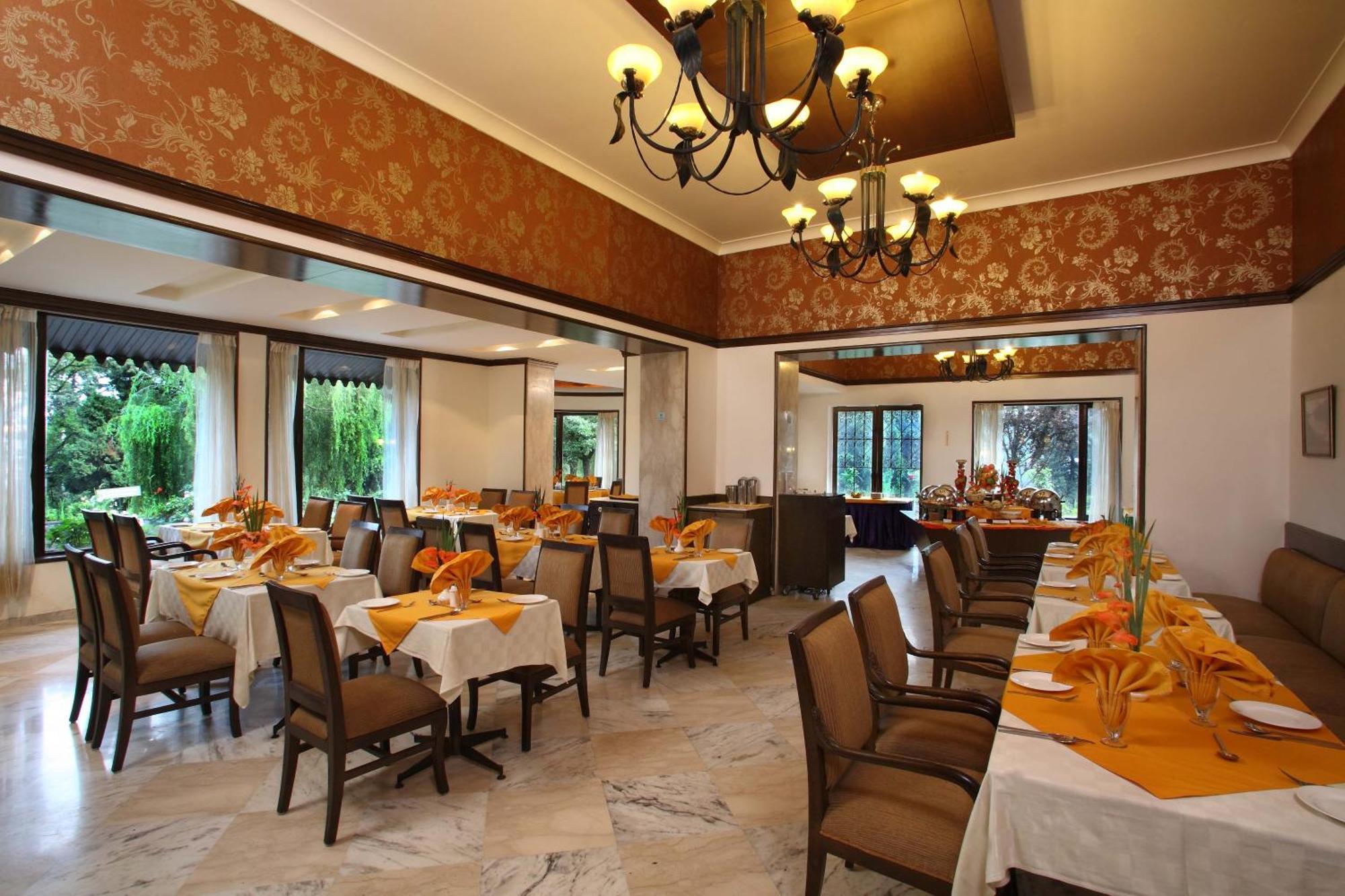 Shervani Hilltop Resort Nainital Dış mekan fotoğraf