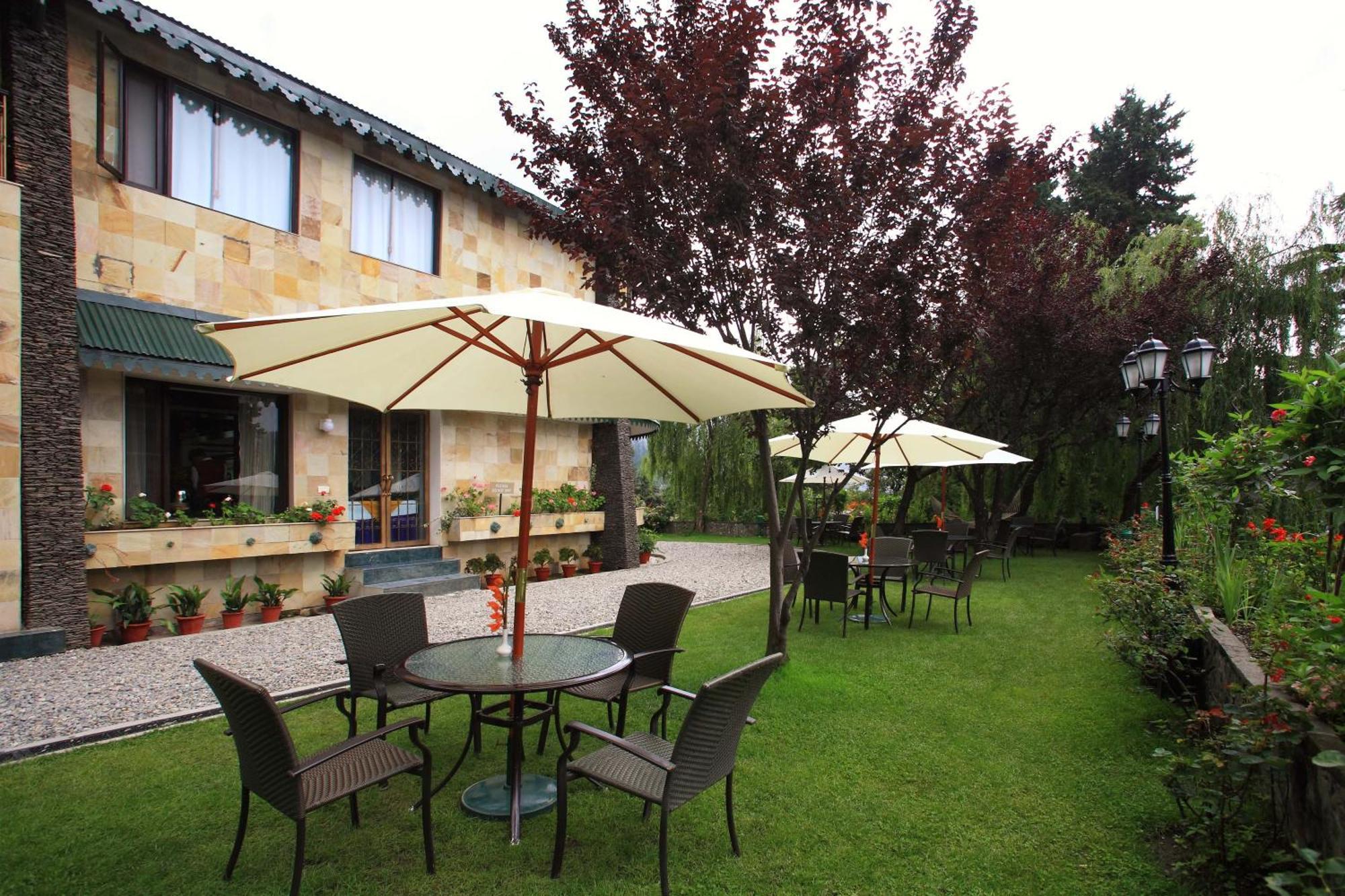 Shervani Hilltop Resort Nainital Dış mekan fotoğraf