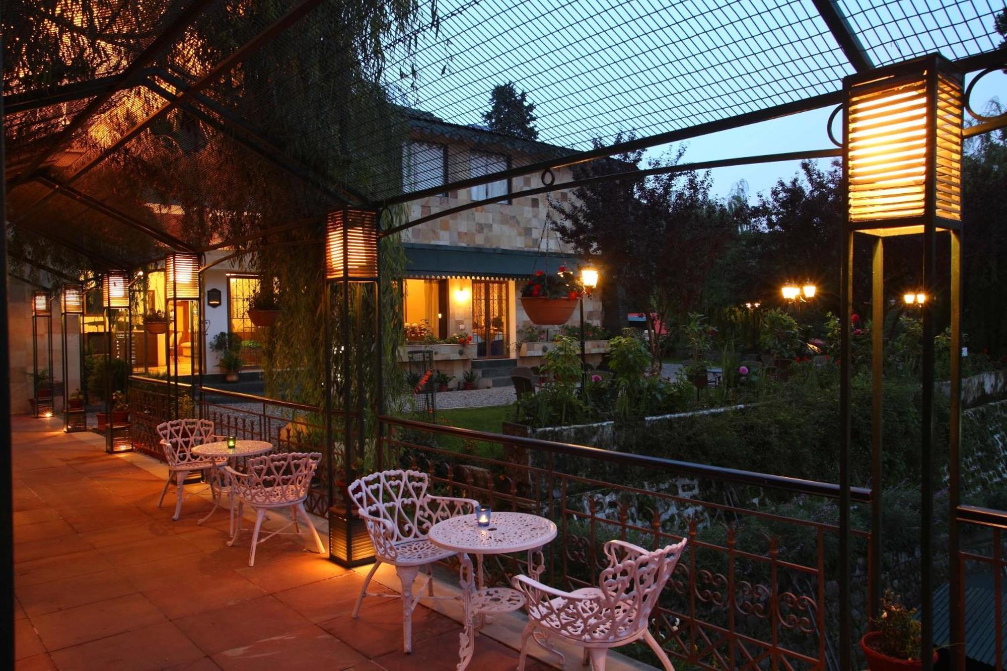 Shervani Hilltop Resort Nainital Dış mekan fotoğraf